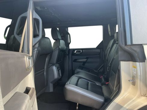 Used 2025 Ford Bronco Outer Banks AWD/4WD image 21