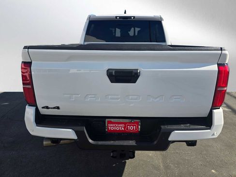Used 2024 Toyota Tacoma TRD Off-Road image 4