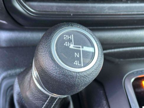 Used 2025 Jeep Wrangler Sport AWD/4WD image 21
