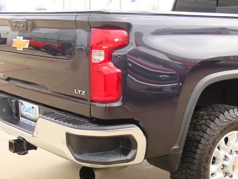Used 2024 Chevrolet Silverado 2500 LTZ w/ LTZ Texas Edition image 12