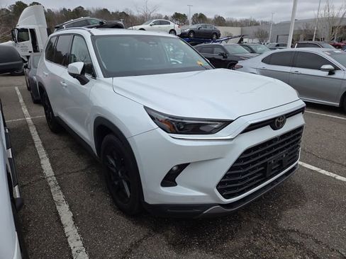 Used 2024 Toyota Grand Highlander Platinum image 1