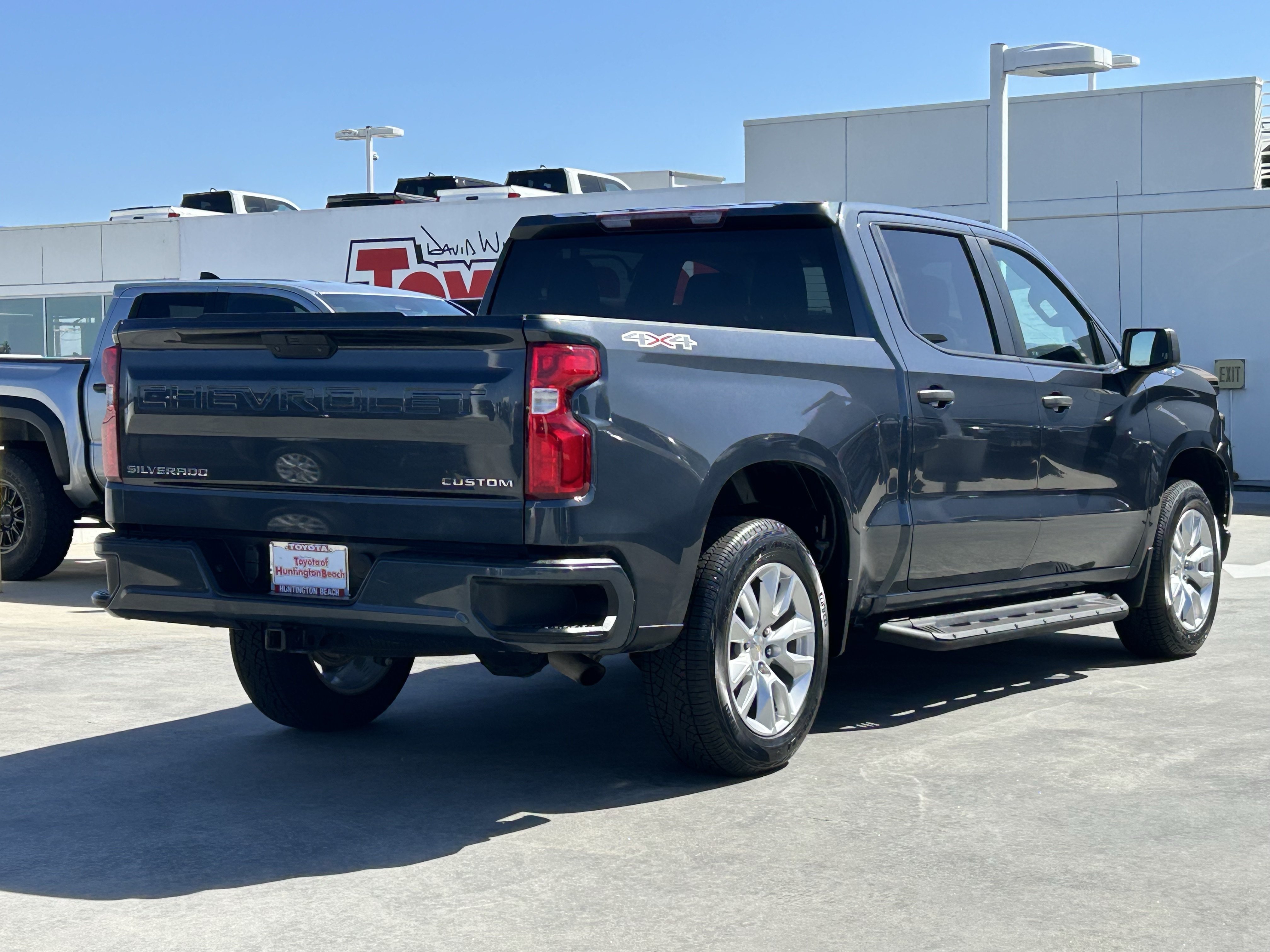 Used 2022 Chevrolet Silverado 1500 Custom w/ Safety Confidence Package AWD/4WD image 3