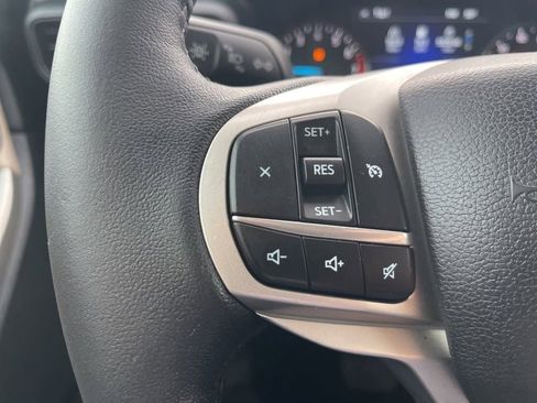 Used 2021 Ford Explorer XLT image 16