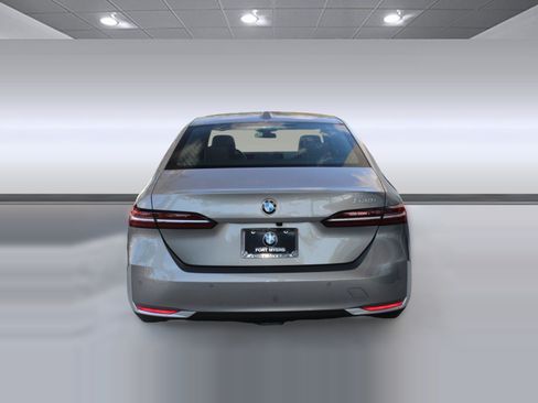 Used 2026 BMW 530i w/ Premium Package RWD image 10