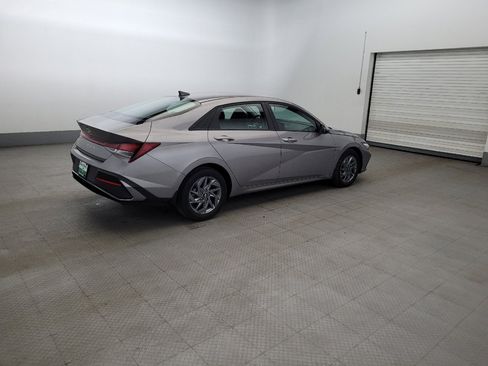 Used 2024 Hyundai Elantra SEL FWD image 10