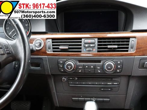 Used 2011 BMW 328i xDrive Sedan AWD/4WD image 17