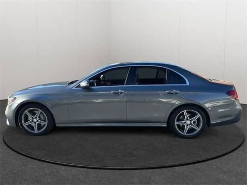 Used 2017 Mercedes-Benz E 300 4MATIC image 3