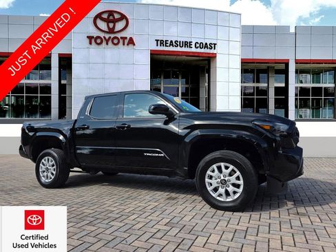 Certified 2025 Toyota Tacoma SR5 AWD/4WD image 1