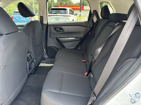 Used 2025 Nissan Rogue S FWD image 14