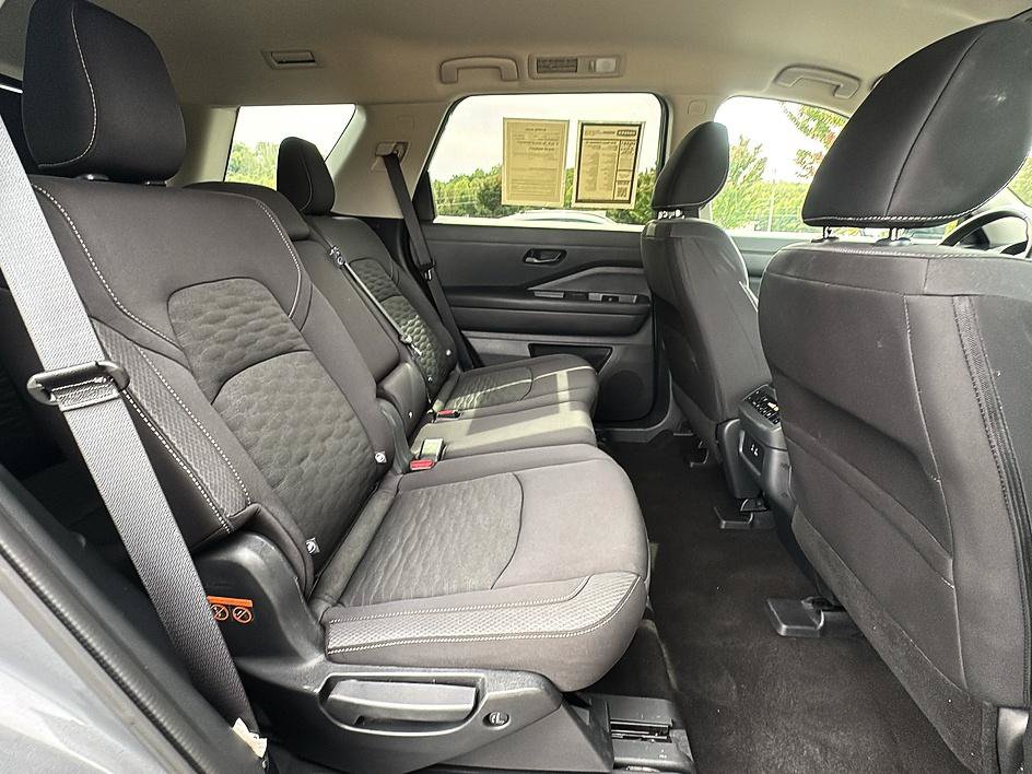 Certified 2025 Nissan Pathfinder SV FWD image 23