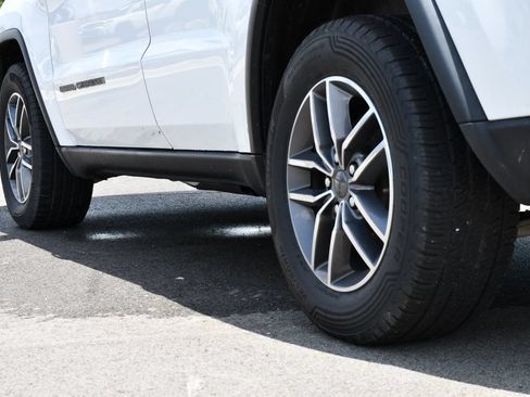 Used 2020 Jeep Grand Cherokee Limited AWD/4WD image 11