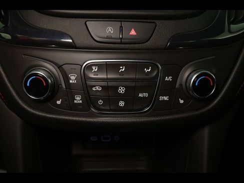 Used 2022 Chevrolet Equinox RS w/ LPO, Floor Liner Package image 13