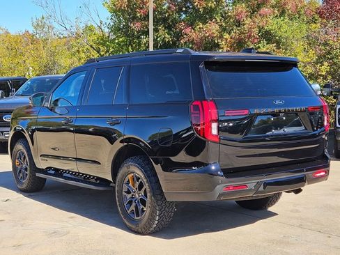 Used 2025 Ford Expedition Tremor image 8