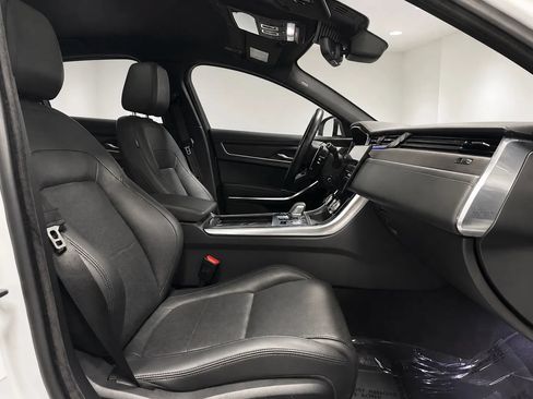 Used 2021 Jaguar XF SE RWD image 24