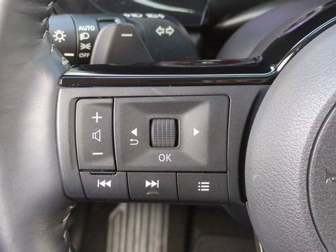 Used 2024 Nissan Pathfinder Platinum w/ Black Appearance Package image 26