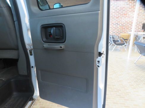 Used 2018 Chevrolet Express 3500 LT w/ LT Preferred Equipment Group RWD image 18