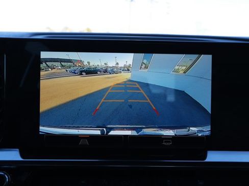 Used 2025 GMC Sierra 1500 SLT image 17