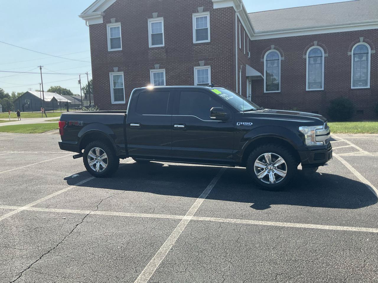 Used 2018 Ford F150 Platinum w/ Equipment Group 701A Luxury AWD/4WD image 3