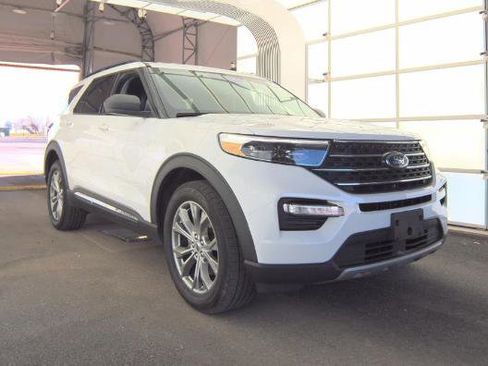 Used 2022 Ford Explorer XLT w/ Equipment Group 202A AWD/4WD image 1