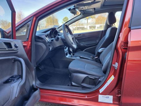 Used 2019 Ford Fiesta SE image 4