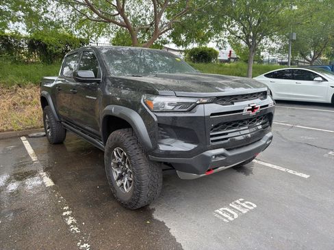 Used 2025 Chevrolet Colorado ZR2 w/ Technology Package image 3