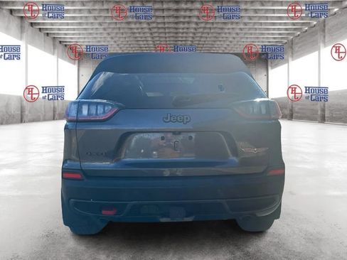 Used 2019 Jeep Cherokee Trailhawk image 6