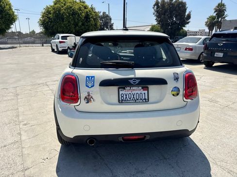 Used 2021 MINI Cooper 2-Door Hardtop FWD image 4