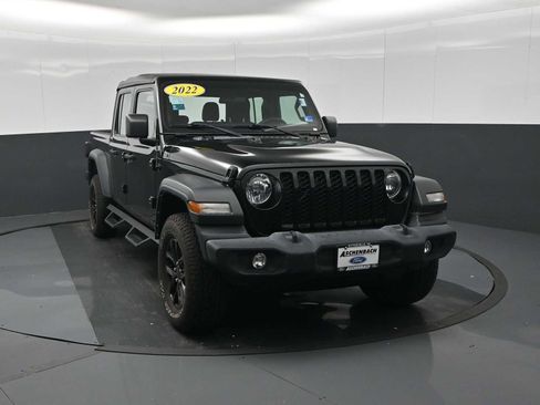 Used 2022 Jeep Gladiator Sport w/ Trailer Tow Package AWD/4WD image 3