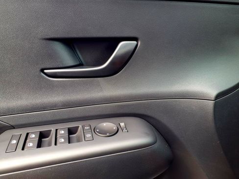 New 2026 Hyundai Kona SE image 8