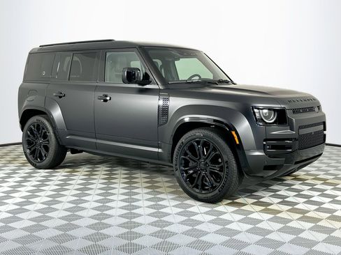 New 2026 Land Rover Defender 110 AWD/4WD image 3