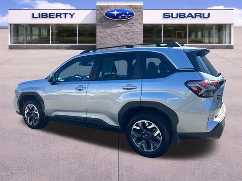 Used 2026 Subaru Forester Premium AWD/4WD image 3