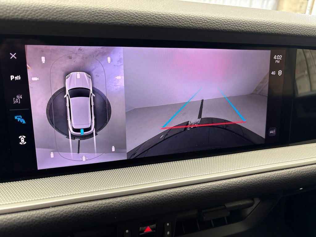 Certified 2024 Porsche Cayenne AWD/4WD image 40