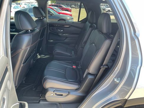Certified 2025 Honda Pilot TrailSport image 11