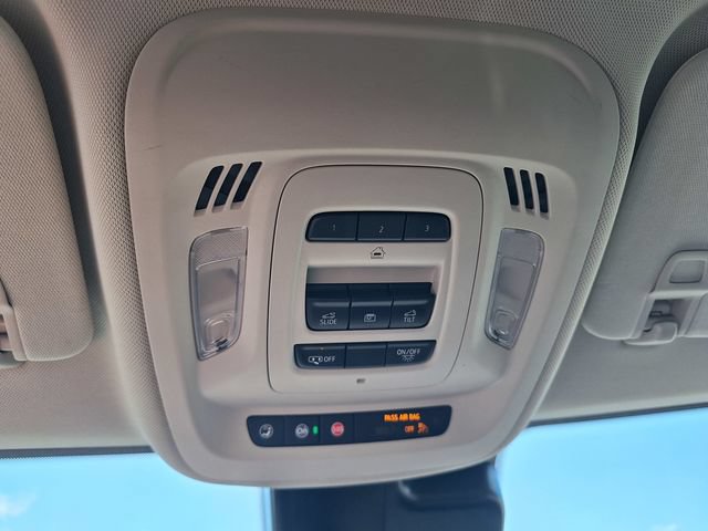 Used 2023 Buick Envision Avenir AWD/4WD image 59