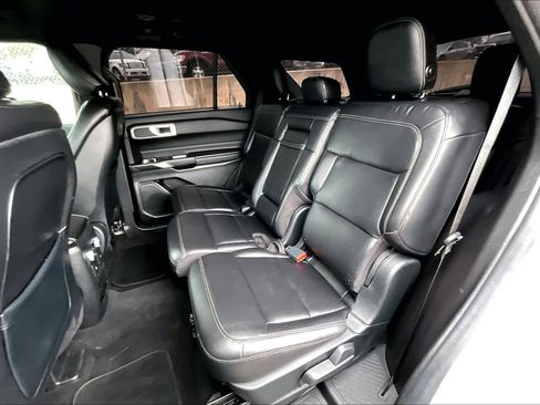 Used 2020 Ford Explorer XLT w/ Equipment Group 202A image 20