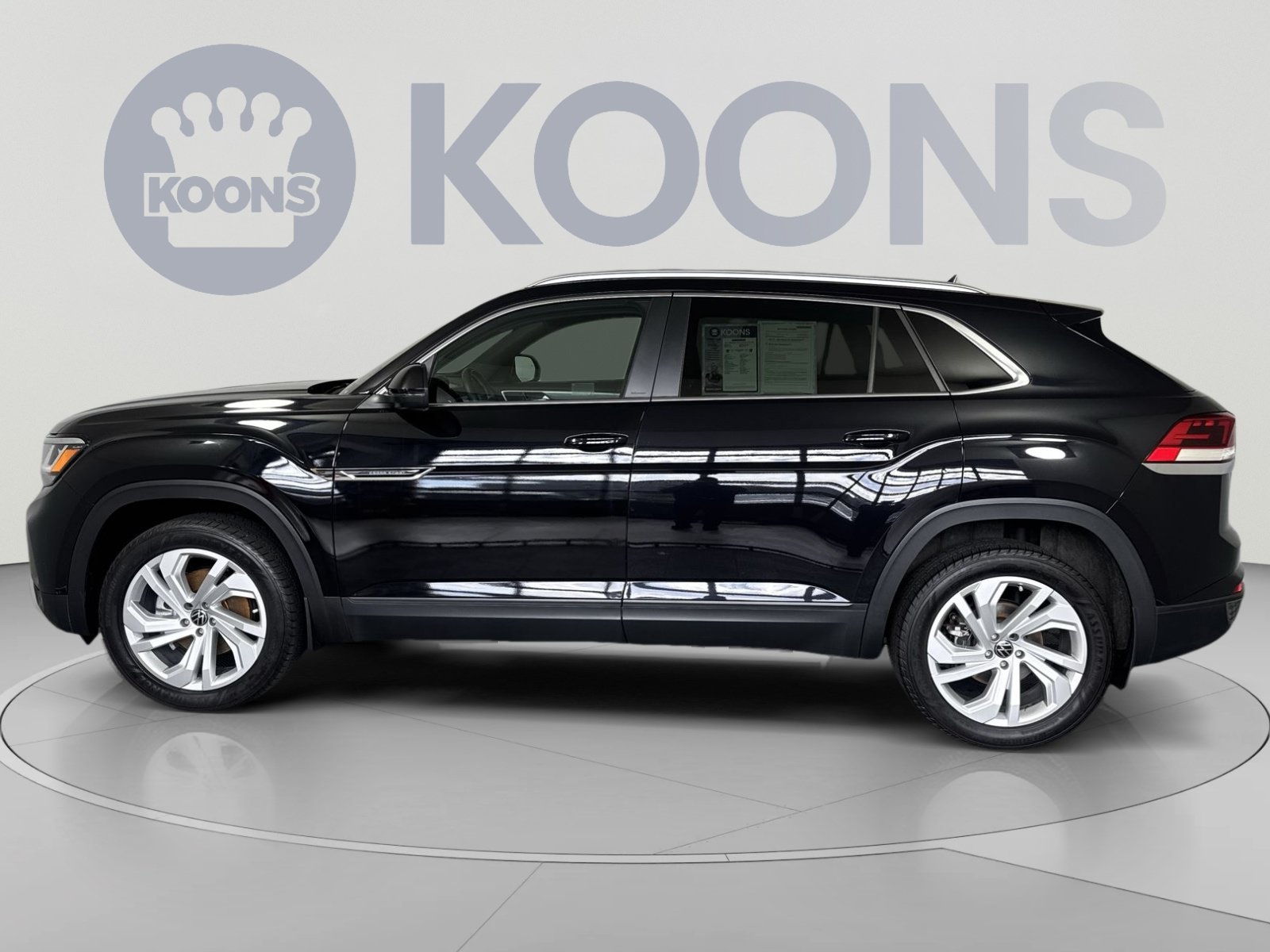 Used 2021 Volkswagen Atlas Cross Sport SEL AWD/4WD image 2