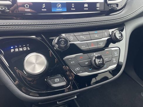 New 2026 Chrysler Pacifica Select FWD image 11