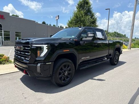 Used 2024 GMC Sierra 2500 AT4 w/ AT4 Premium Plus Package AWD/4WD image 3
