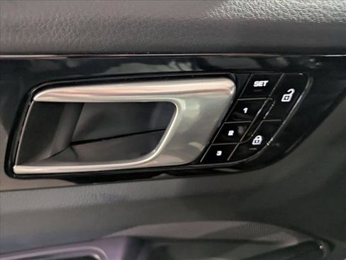 Used 2019 Porsche Cayenne image 11