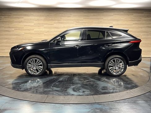 Used 2024 Toyota Venza XLE image 18