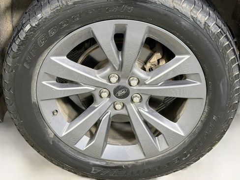 Used 2022 Ford Explorer XLT w/ Equipment Group 202A RWD image 33