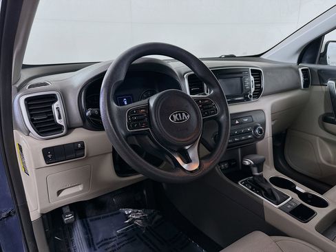 Used 2018 Kia Sportage LX image 9