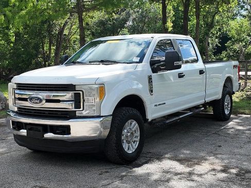 Used 2017 Ford F250 XL w/ STX Appearance Package AWD/4WD image 6