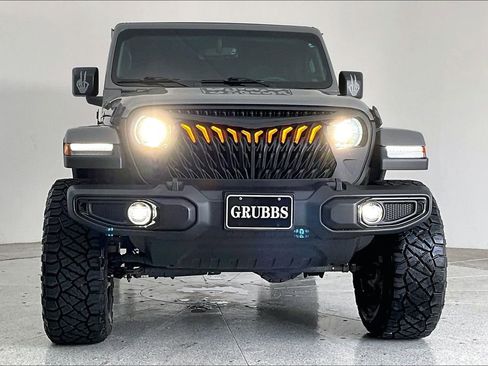 Used 2022 Jeep Wrangler Unlimited Sahara image 6