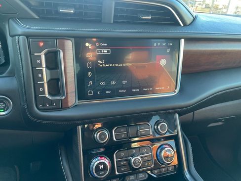 Used 2024 GMC Yukon Denali Ultimate image 18