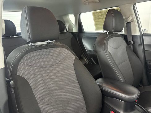 Used 2018 Kia Soul + FWD image 28