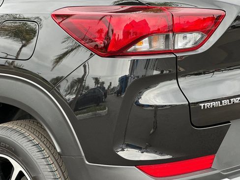 New 2026 Chevrolet TrailBlazer LT w/ LT Cold Weather Package FWD image 26