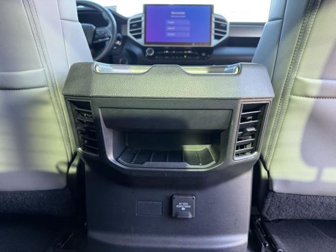 Used 2022 Toyota Tundra SR5 w/ SR5 Premium Package image 27