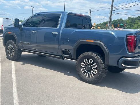 Used 2025 GMC Sierra 2500 Denali Ultimate AWD/4WD image 7