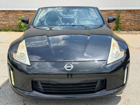 Used 2014 Nissan 370Z Touring w/ Sport Package RWD image 3